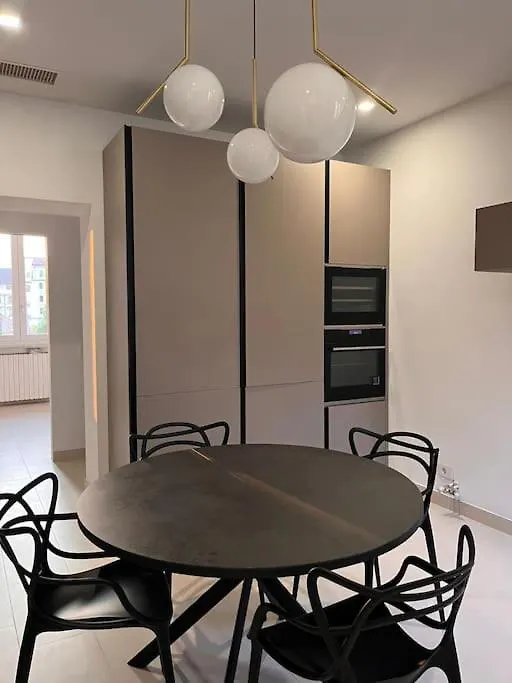 Nel Cuore Della Citta Milán Apartamento